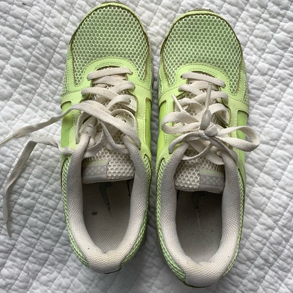 NIKE RUNNING SHOES - Picture 2 of 3